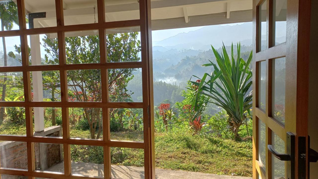 Mountain Ecolodge Malang Exterior photo